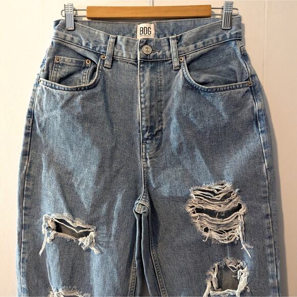Urban Outfitters High Rise Baggy Distressed Ripped Light wash Jeans Size 28 - Picture 4 of 8